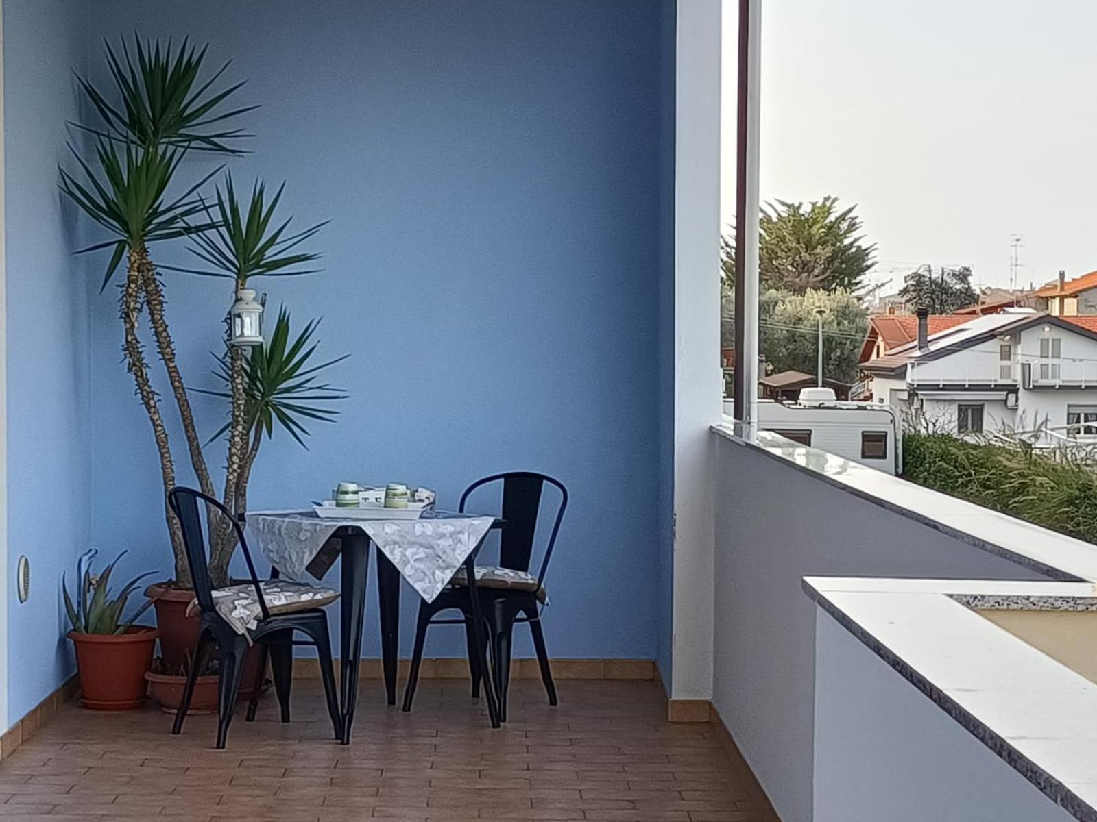 Апартаменты La Casina Azzurra Монтесильвано Экстерьер фото